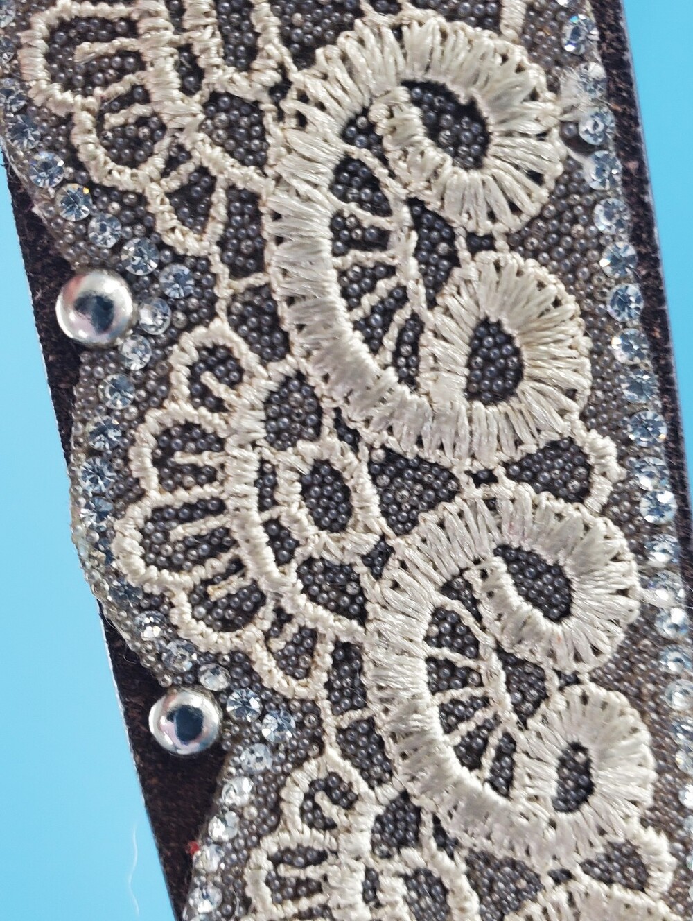 Western style leather belt with rhinestones - Picture 15 of 16